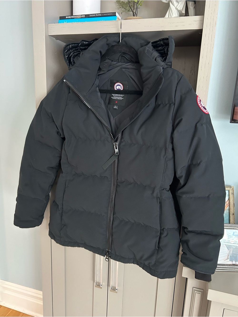 Canada Goose Womens Black Quilted Down Jacket with Logo Patch - Picture 2 of 8